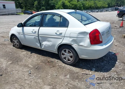 2007 Hyundai Accent Gls z USA, uszkodzony, nr VIN KMHCN46C87U143333